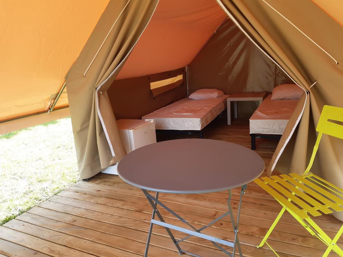 Camping De La Miniere Forges-les-Eaux Exterior foto